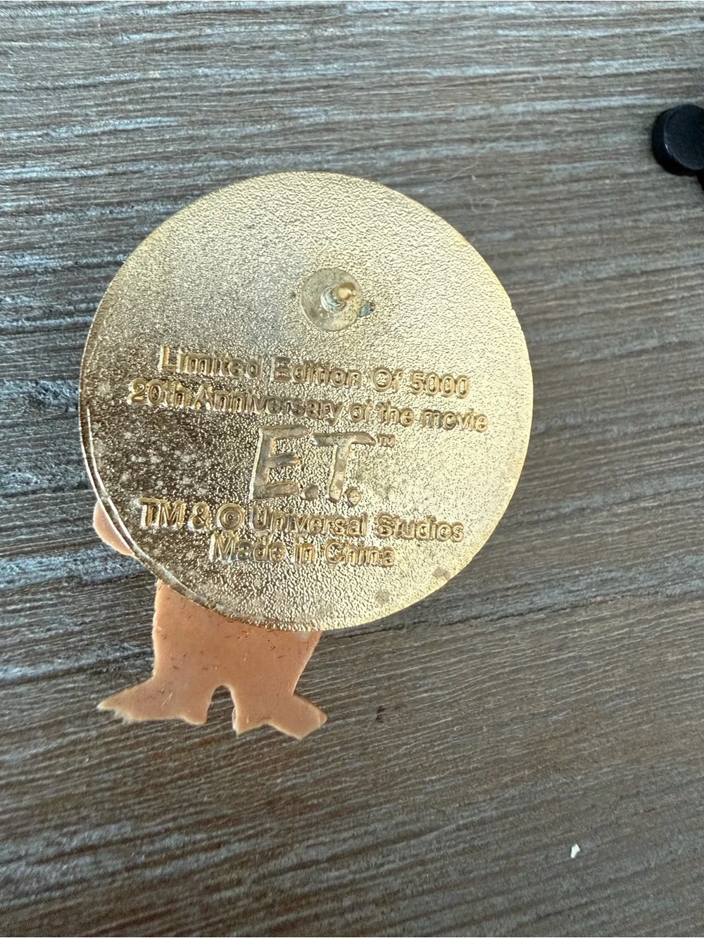 ET Limited Edition 5000 20th Anniversary 3D Pin Universal Studios LE 5000 2002